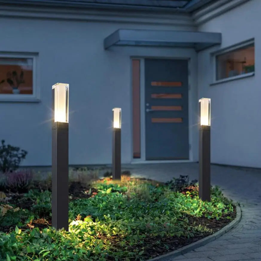 LuxeLight - Modern Aluminum Outdoor Lamp