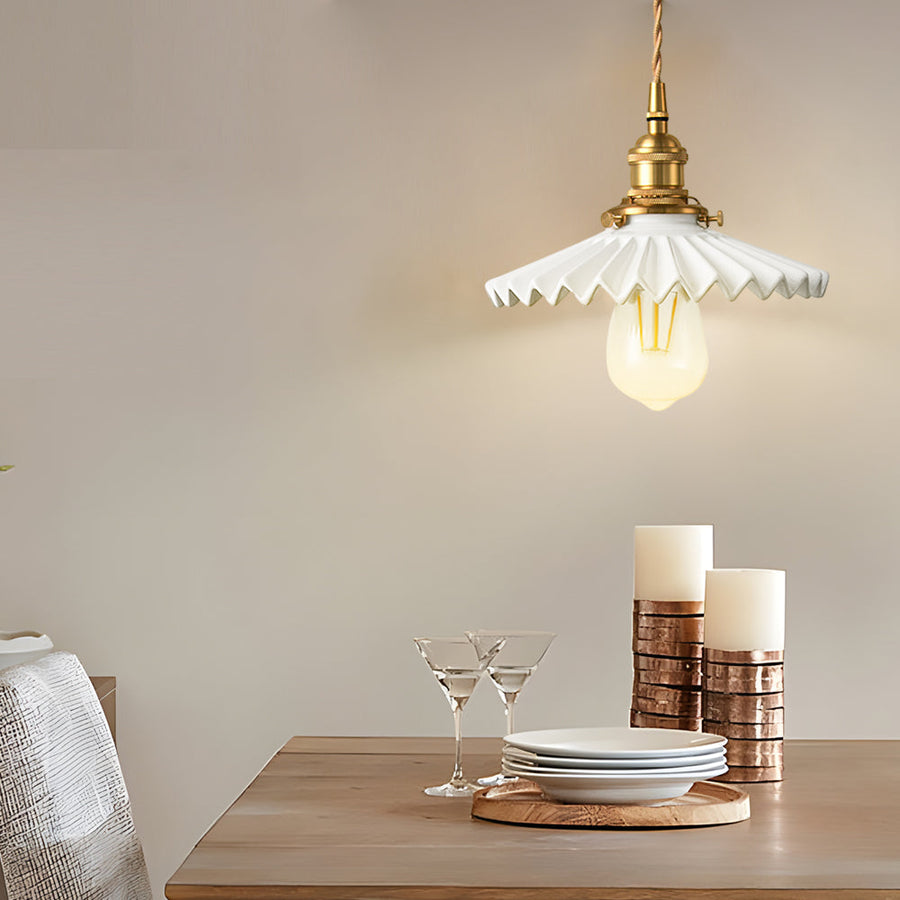 PleatCeramic - Vintage Pendant Light with Pleated Design and Brass Base