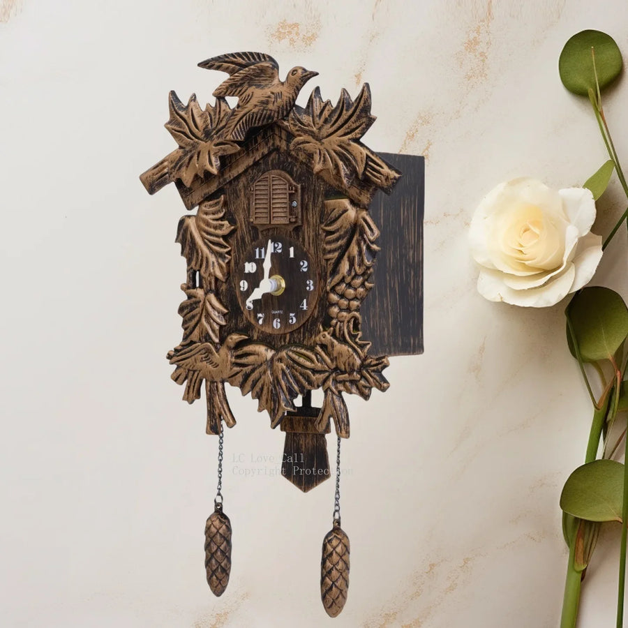 BirdSound – Cuckoo Wall Clock with Timeless Charm