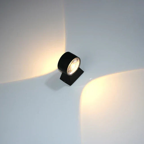 AquaShield - Water-Resistant Aluminum Garden Lamp