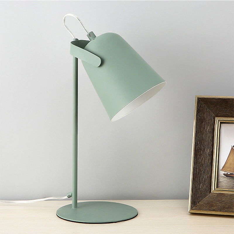 Nordic Style Desk Lamp - Metal Rotatable Desk Lamp with Plug-in for Bedroom