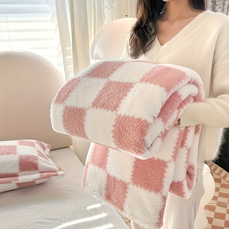 Cozy Traditional Plaid Flannel Blanket – Red/White or Black/White – Warm & Washable