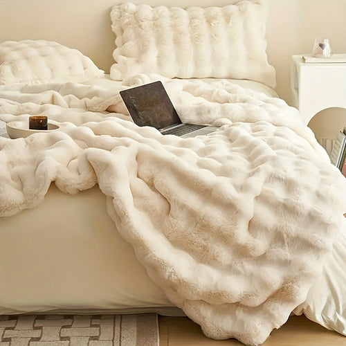 Thickened Faux Rabbit Fur Blanket – Warm Plush Blanket for Bed, Office & Air Conditioning – Geometric Pattern