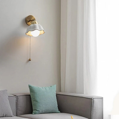 CosmicCrescent – Modern Wall Lamp with Ambient Lighting