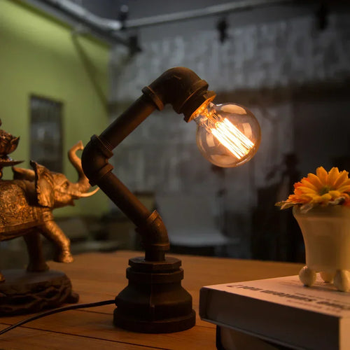 LumiIron – Industrial Retro Iron Table Lamp, Creative Loft Lamp in Vintage Style