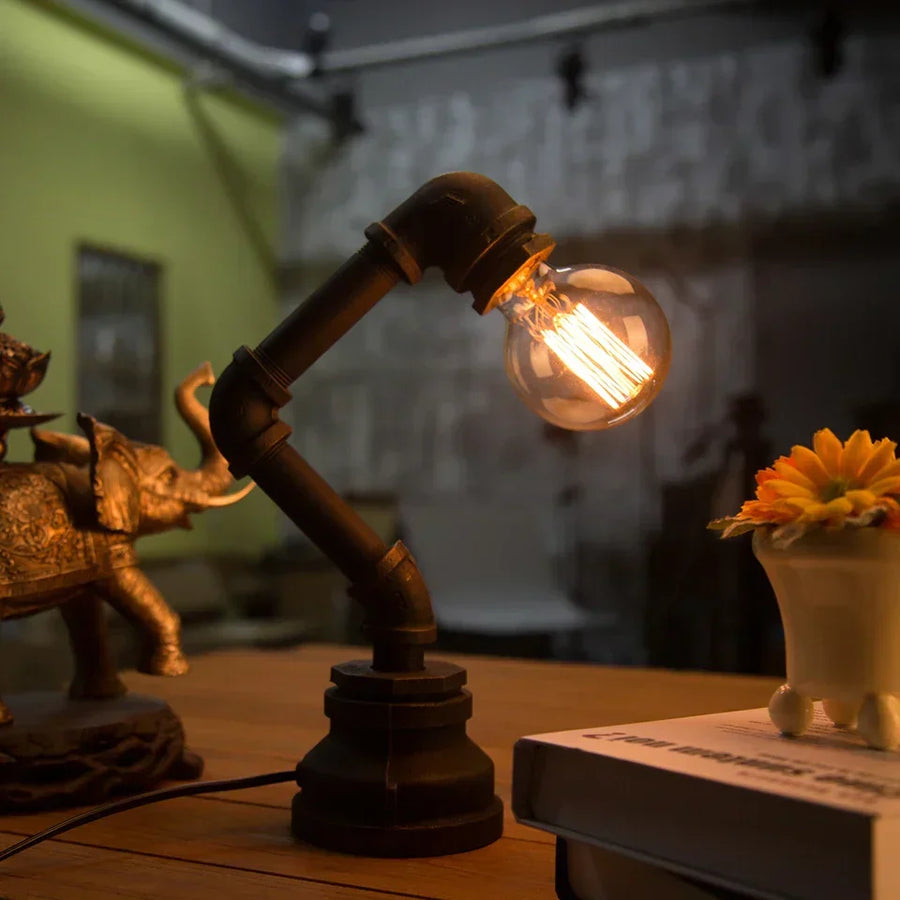 LumiIron – Industrial Retro Iron Table Lamp, Creative Loft Lamp in Vintage Style