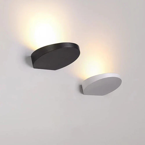 BlackGlow – Modern LED Wall Lamp in Minimalist Design