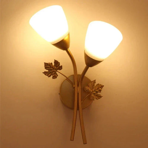 LeafGlow - Vintage Style Iron Wall Lamp with Leaf Motif – LED Lamp