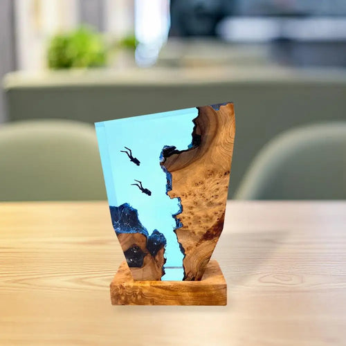 OceanGlow - LED Ocean Diver Table Lamp – Epoxy Wood Lamp with Maritime Design
