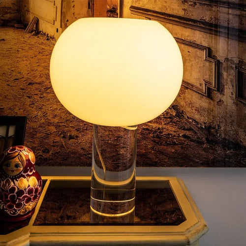 RoyalGlow - Elegant Vintage Table Lamp with LED Lighting