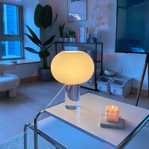 RoyalGlow - Elegant Vintage Table Lamp with LED Lighting