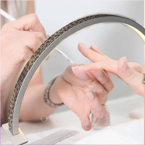LunaGlow – LED Beauty Lamp for Eyelash Extensions & Makeup | Dimmable Precision Lighting