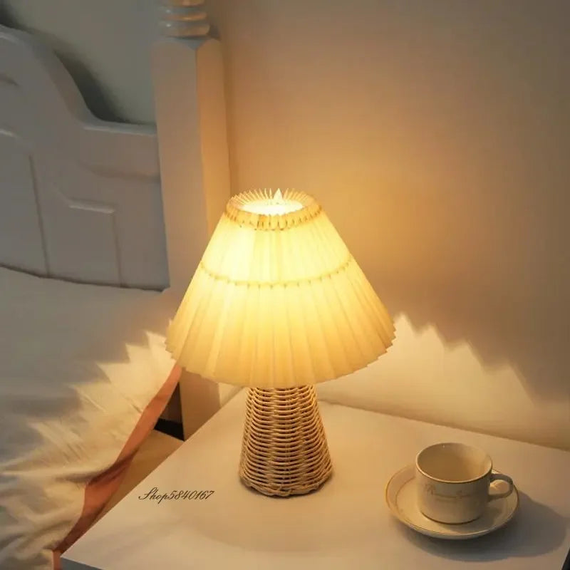VintageGlow - Rattan Table Lamp, Foldable Night Light