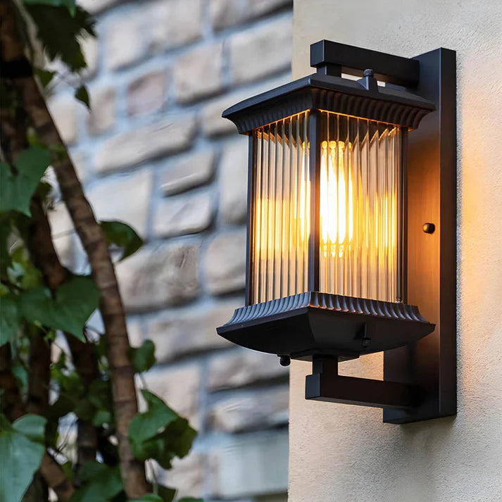 Outdoor Wall Light with Curved Glass Panels – Weatherproof
