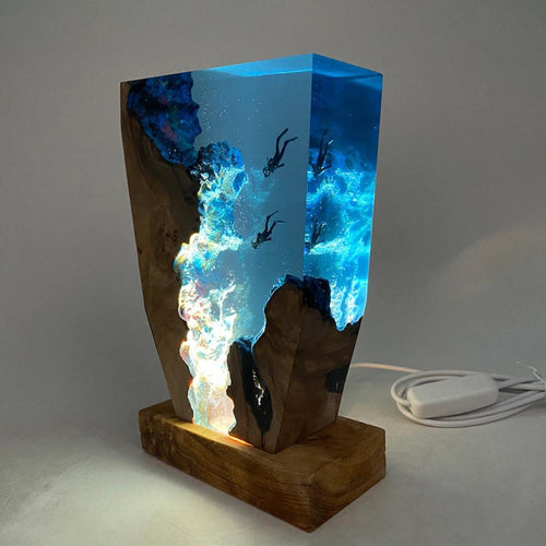 OceanGlow - LED Ocean Diver Table Lamp – Epoxy Wood Lamp with Maritime Design