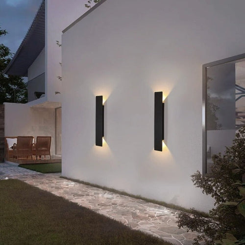 AquaGuard - Weather-Resistant Outdoor Wall Lamps