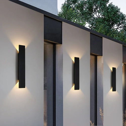 AquaGuard - Weather-Resistant Outdoor Wall Lamps