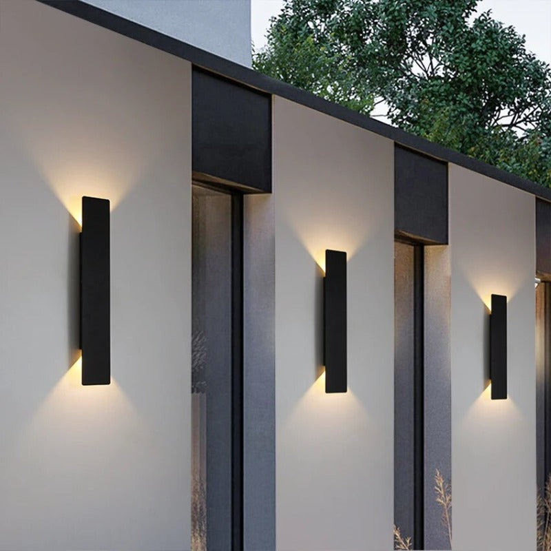 AquaGuard - Weather-Resistant Outdoor Wall Lamps