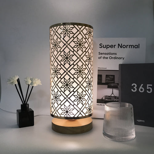 LumiPattern - Modern USB-Powered Table Lamp, Adjustable Brightness, Metal Frame and Laminated Screen