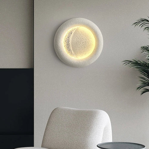 LumiLuxe – Elegant Round Resin Wall Lamp
